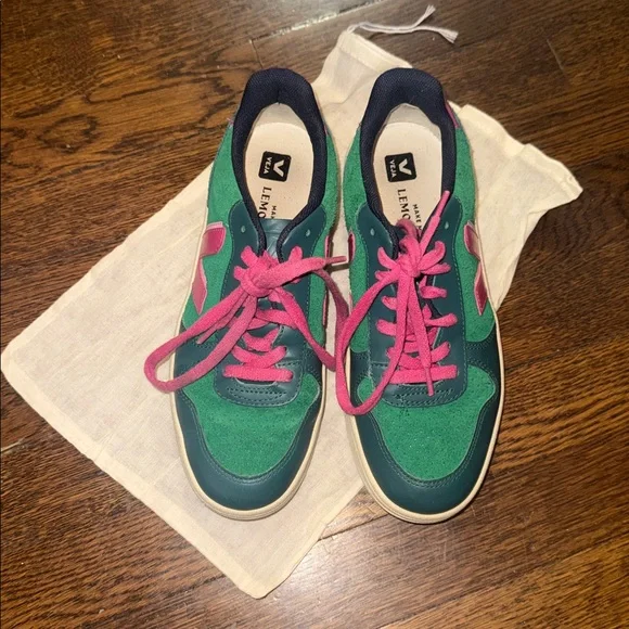 Veja Women's Green and Pink Sneakers - Picture 13 of 13
